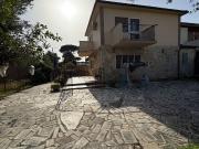 Villetta bifamiliare in vendita di 200 m² in Viale dei Pini