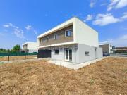 Villetta bifamiliare in vendita di 202 m² in Via Adamello