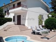 Villetta bifamiliare in vendita di 202 m² in Via Gino...