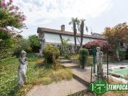 Villetta bifamiliare in vendita di 205 m² in Via Carlo Marx
