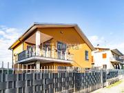 Villetta bifamiliare in vendita di 205 m² in Vicolo Boito