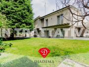 Villetta bifamiliare in vendita di 208 m² in Via Gavazzi...