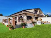 Villetta bifamiliare in vendita di 210 m² in Via Cordovado