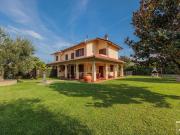Villetta bifamiliare in vendita di 210 m² in Via Maremma...