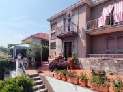 Villetta bifamiliare in vendita di 210 m² in Via RASERO