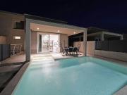 Villetta bifamiliare in vendita di 213 m² in Via Lugana