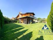 Villetta bifamiliare in vendita di 147 m² in Via Kennedy, 3