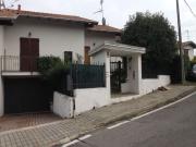 Villetta bifamiliare in vendita di 216 m² in Via Megolo, 1