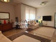 Villetta bifamiliare in vendita di 220 m² in Via Friuli, 19