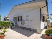 Villetta bifamiliare in vendita di 220 m² in Via Geraci...