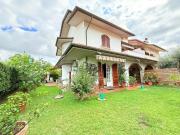 Villetta bifamiliare in vendita di 220 m² in Via...