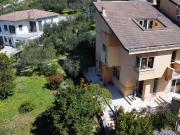 Villetta bifamiliare in vendita di 220 m² in Via Zoccolanti