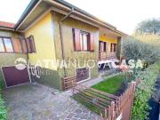 Villetta bifamiliare in vendita di 223 m² in Via XXV...