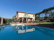 Villetta bifamiliare in vendita di 224 m² in Via Prato Lauro