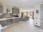 Villetta bifamiliare in vendita di 225 m² in Via Chiesa