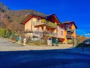 Villetta bifamiliare in vendita di 230 m² in Salita al...