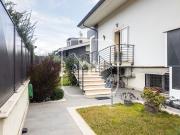 Villetta bifamiliare in vendita di 230 m² in Via Monte...