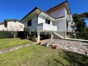 Villetta bifamiliare in vendita di 230 m² in Via...