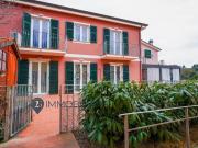 Villetta bifamiliare in vendita di 230 m² in Via Viano, 130