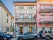 Villetta bifamiliare in vendita di 233 m² in Via Montello