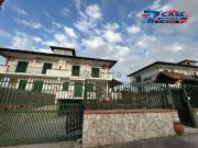 Villetta bifamiliare in vendita di 235 m² in Via...