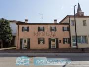 Villetta bifamiliare in vendita di 239 m² in Via Olmo, 63