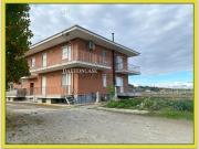 Villetta bifamiliare in vendita di 240 m² in Via Bra