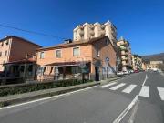 Villetta bifamiliare in vendita di 240 m² in Via Elia...