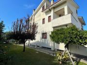 Villetta bifamiliare in vendita di 240 m² in Via Luigi...