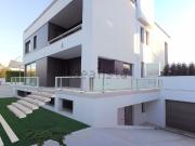 Villetta bifamiliare in vendita di 240 m² in Via Miriam...