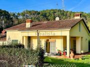 Villetta bifamiliare in vendita di 240 m² in Via Turì, 1