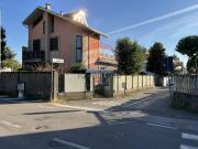 Villetta bifamiliare in vendita di 243 m² in Via Paganini, 6