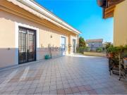 Villetta bifamiliare in vendita di 250 m² in Via Antonio...