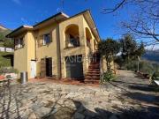 Villetta bifamiliare in vendita di 250 m² in Via Bradia, 5