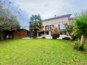 Villetta bifamiliare in vendita di 250 m² in Via Carlo...