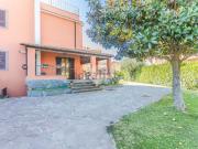 Villetta bifamiliare in vendita di 250 m² in Via Massa...