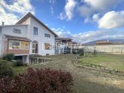 Villetta bifamiliare in vendita di 250 m² in Via Pista