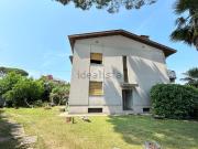 Villetta bifamiliare in vendita di 250 m² in Via Romans, 21