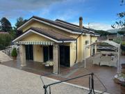 Villetta bifamiliare in vendita di 250 m² in Via...