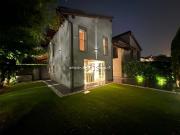 Villetta bifamiliare in vendita di 250 m² in Viale Santa...