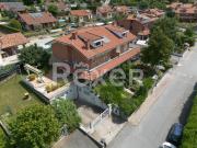 Villetta bifamiliare in vendita di 254 m² in Via Susa