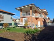 Villetta bifamiliare in vendita di 255 m² in Via Lanzo, 151