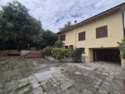 Villetta bifamiliare in vendita di 260 m² in Via Picchio