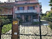 Villetta bifamiliare in vendita di 265 m² in Strada...