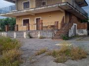 Villetta bifamiliare in vendita di 265 m² in Via delle rose