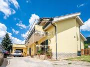 Villetta bifamiliare in vendita di 265 m² in Via Fontana...