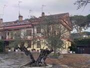 Villetta bifamiliare in vendita di 270 m² in Via Flaminia