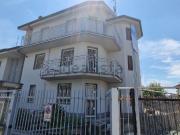 Villetta bifamiliare in vendita di 270 m² in Via Ticino, 12