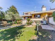 Villetta bifamiliare in vendita di 271 m² in Via...