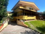 Villetta bifamiliare in vendita di 272 m² in Via...
